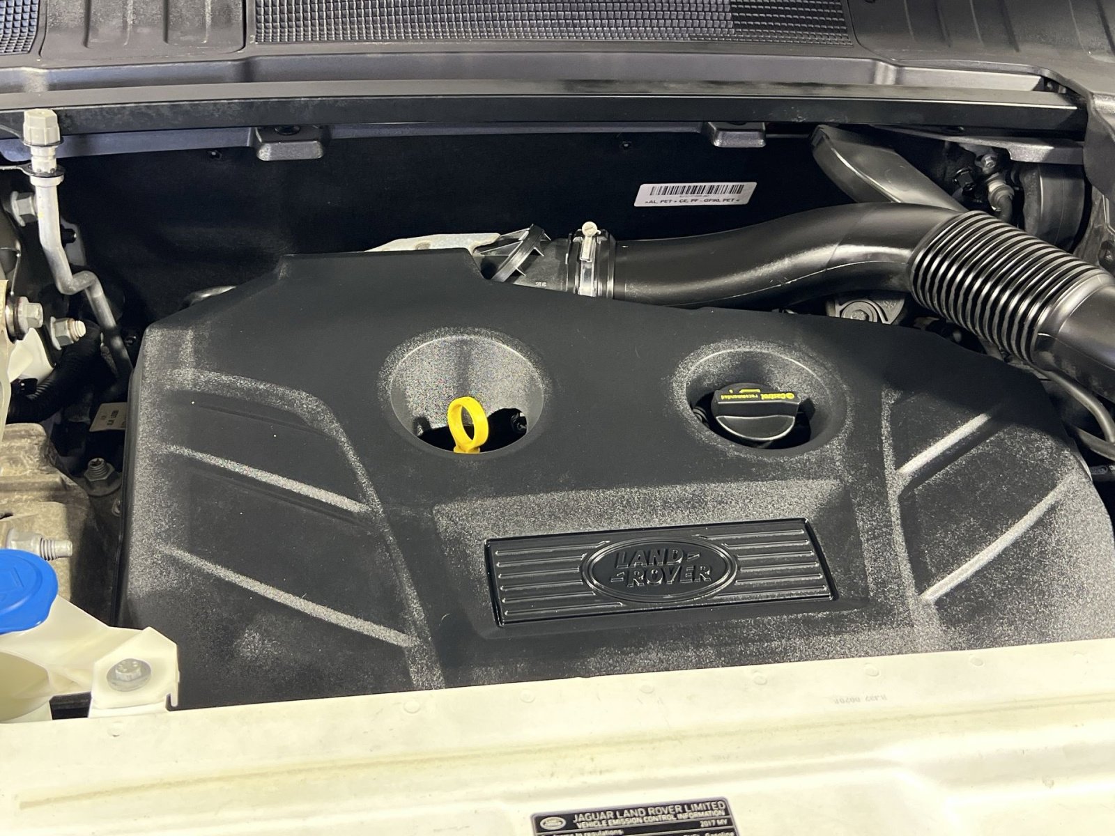 Used 2017 Land Rover Range Rover Evoque SE image 29