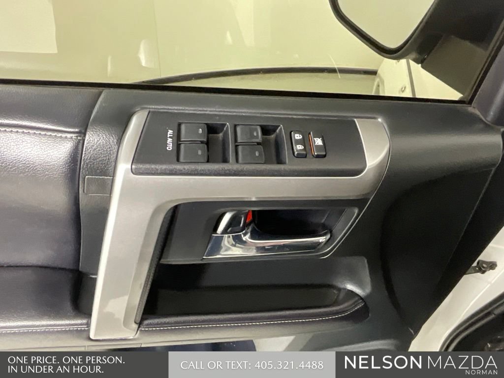 Used 2016 Toyota 4Runner SR5 AWD/4WD image 17