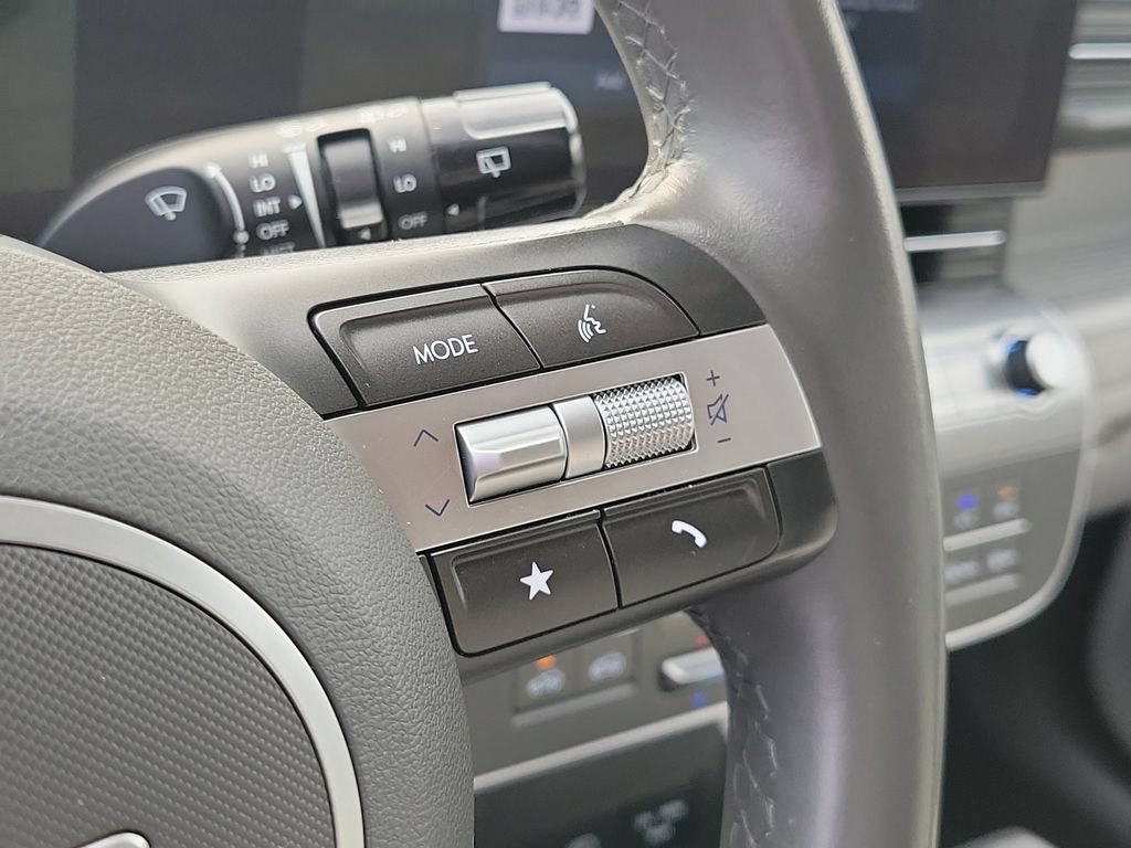 Used 2024 Hyundai Kona SEL AWD/4WD image 28