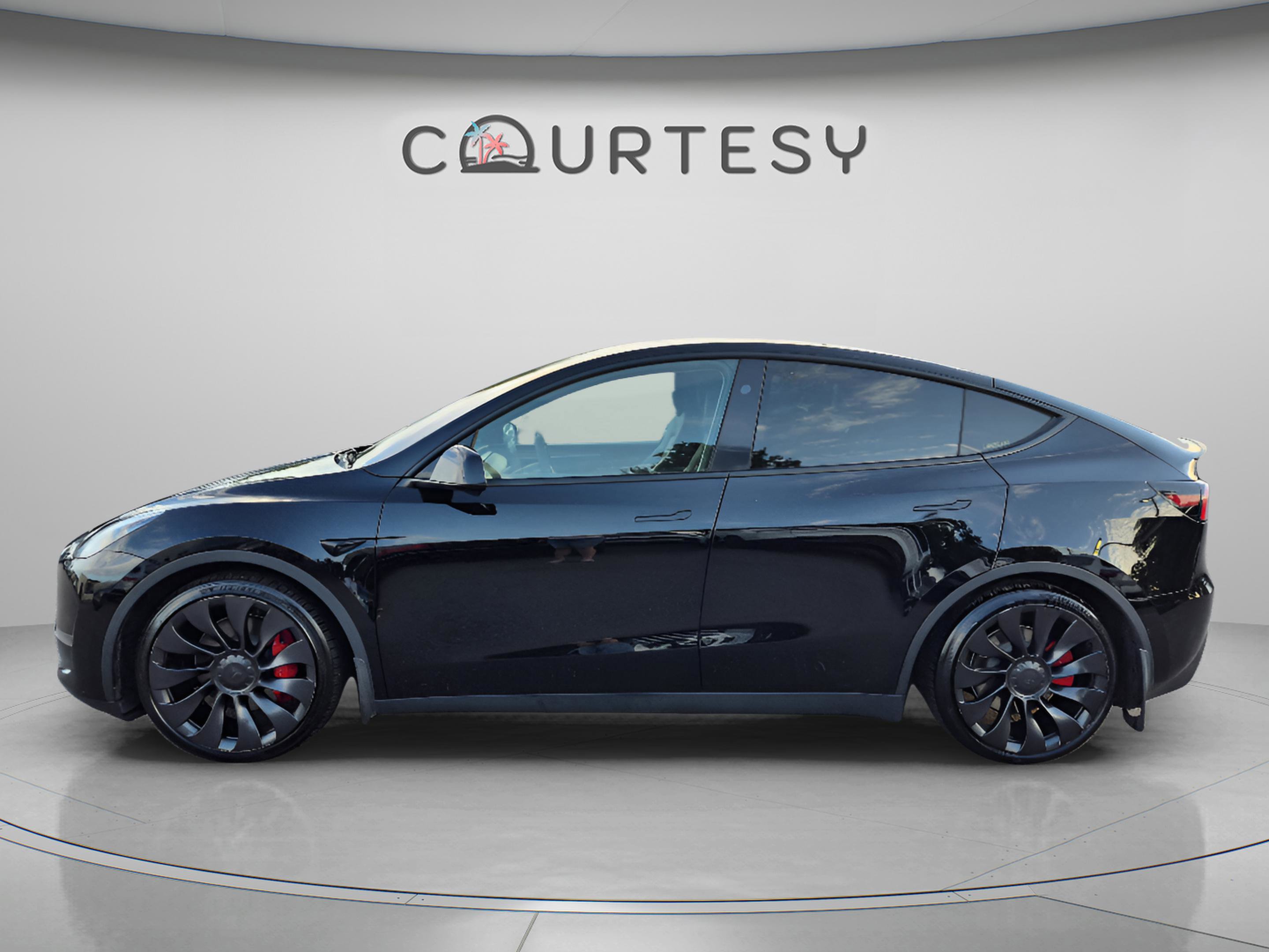 Used 2023 Tesla Model Y Performance AWD/4WD image 2
