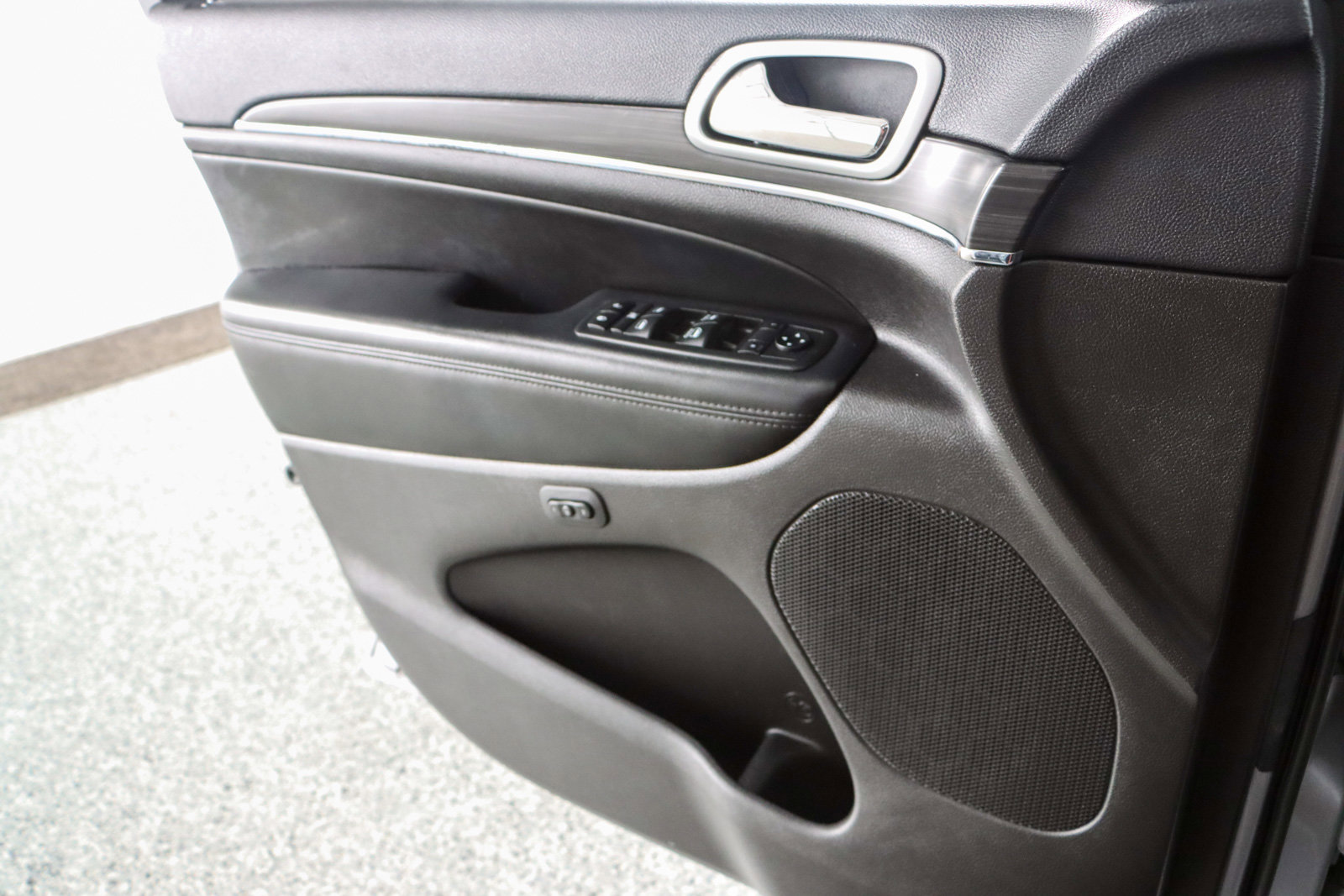 Used 2019 Jeep Grand Cherokee Limited w/ Luxury Group II image 22