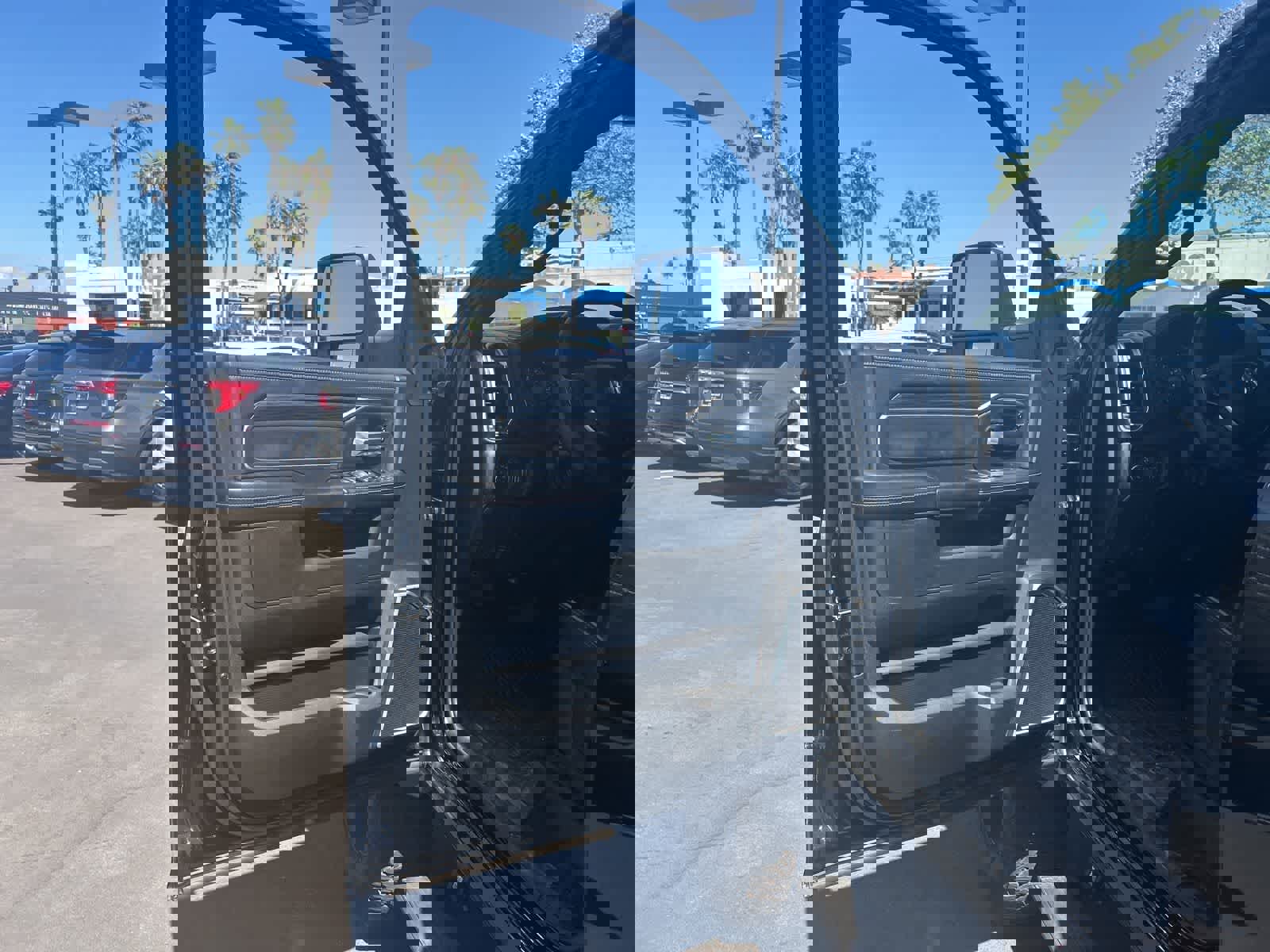 Used 2024 RAM 2500 Laramie w/ Night Edition image 41