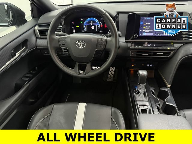 Used 2025 Toyota Camry SE w/ Convenience Package image 32