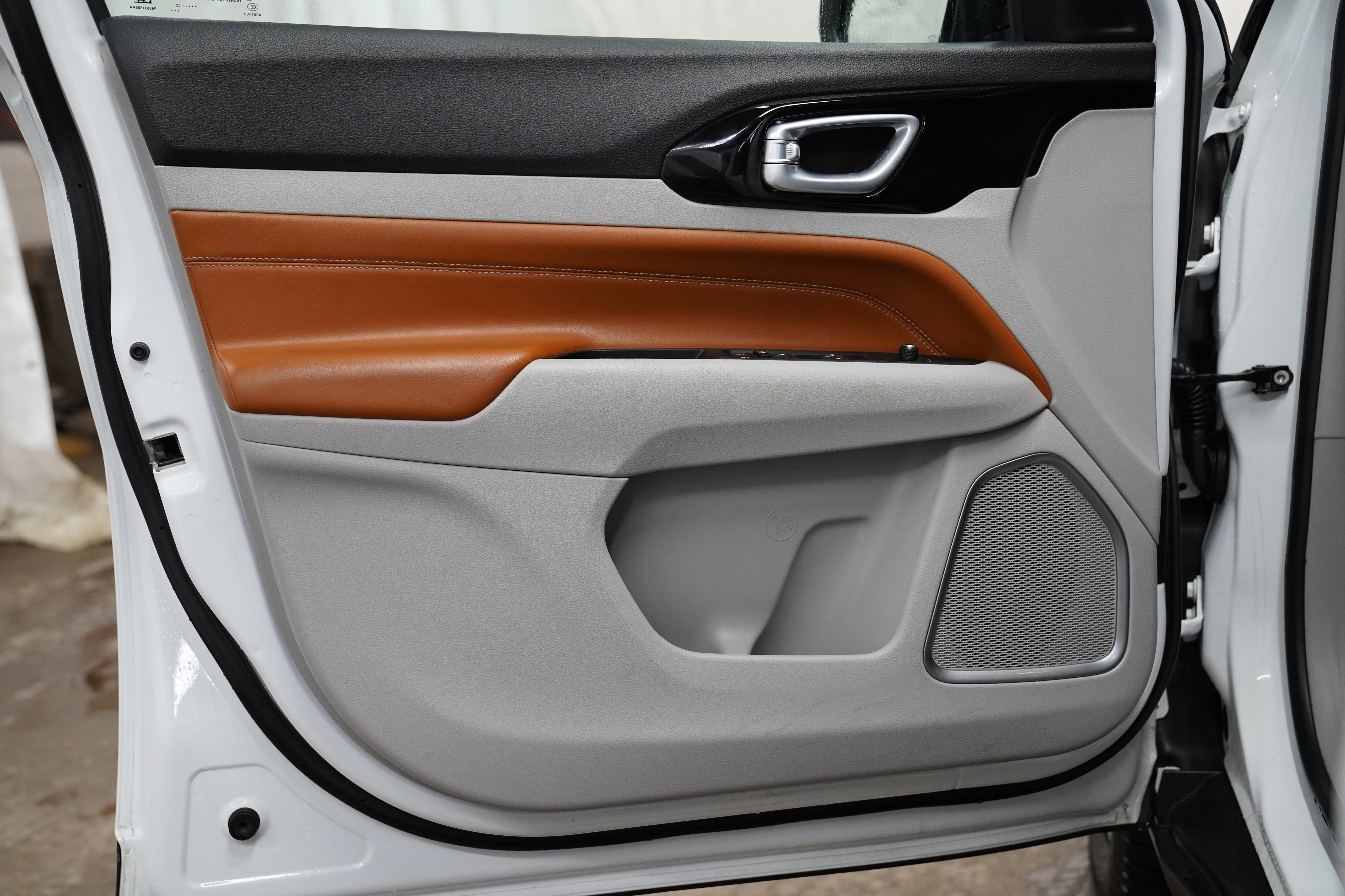 Used 2023 Jeep Compass Limited image 16