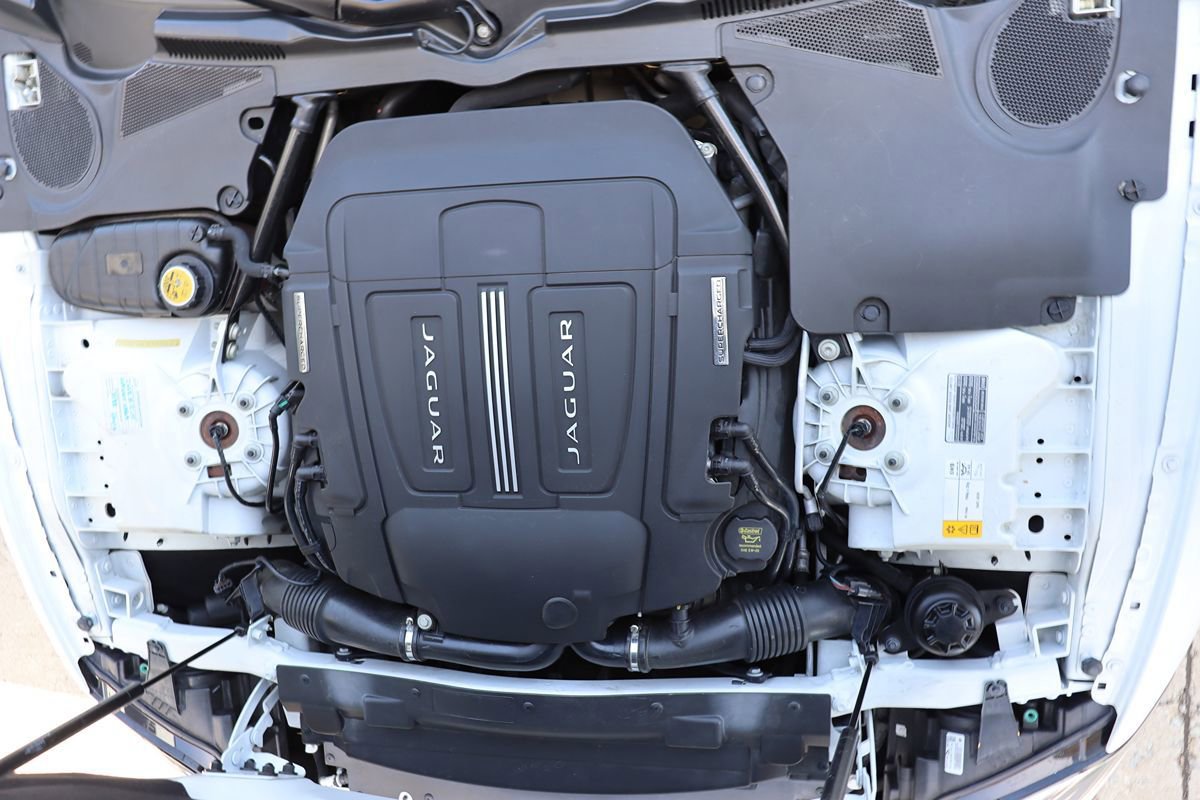Used 2014 Jaguar XKR R image 39