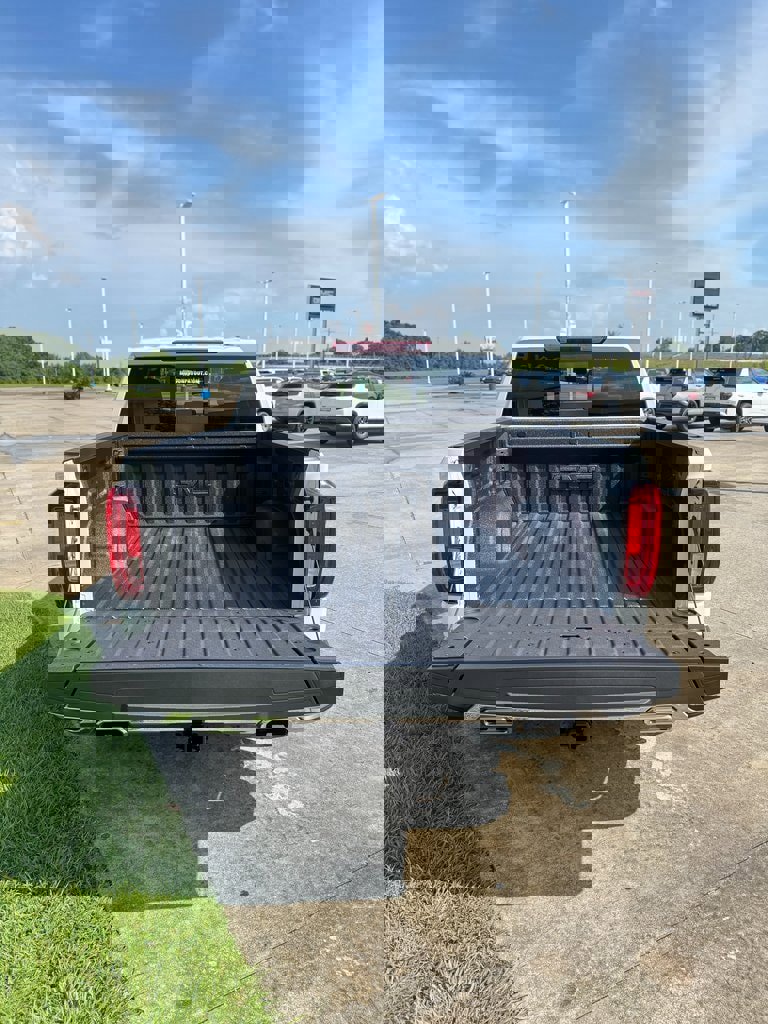 New 2026 GMC Sierra 1500 SLT w/ SLT Premium Plus Package image 8
