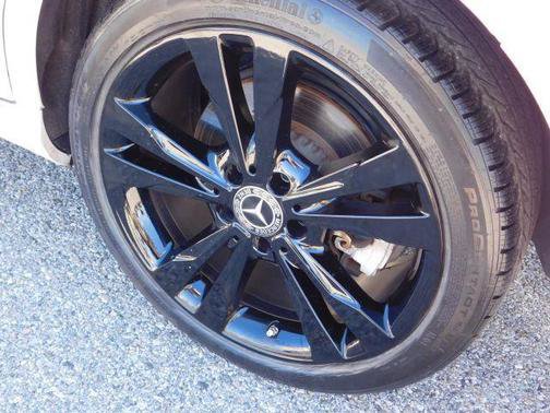 Used 2021 Mercedes-Benz C 300 4MATIC Sedan w/ Premium Package image 9