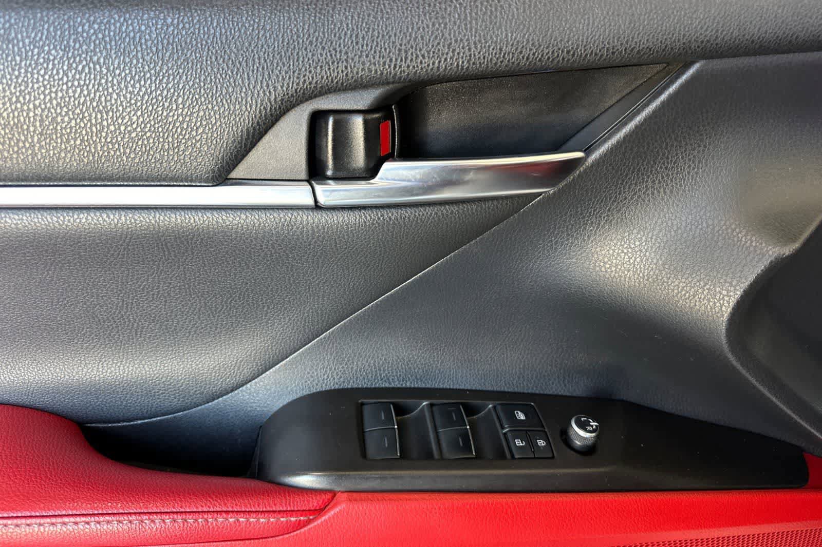 Used 2021 Toyota Camry XSE FWD image 14