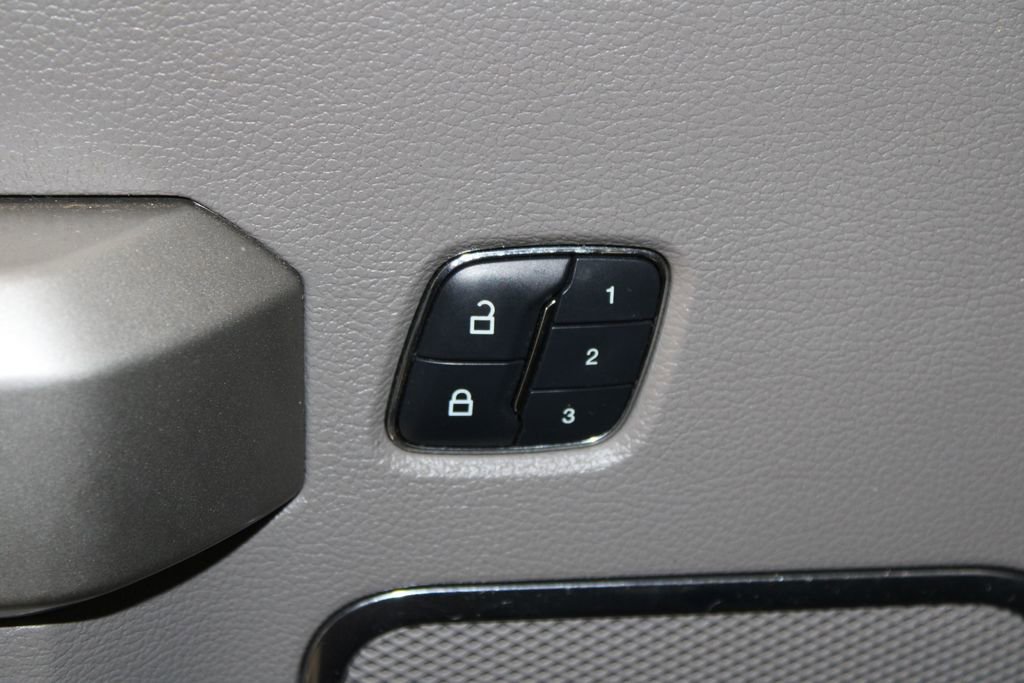 Used 2018 Ford F150 Lariat image 27