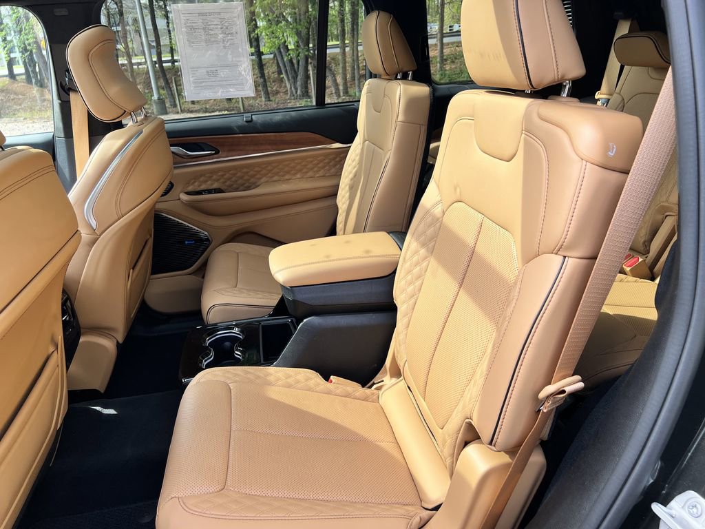 Certified 2024 Jeep Grand Cherokee L Summit AWD/4WD image 17