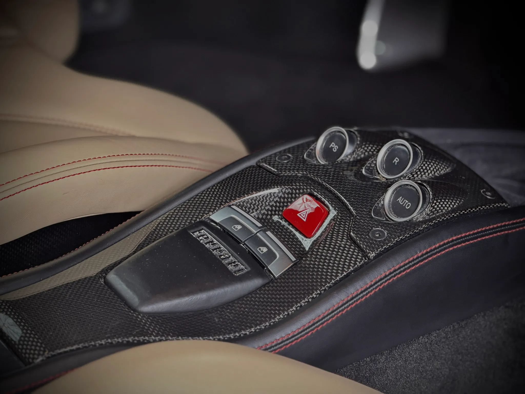 Used 2014 Ferrari 458 Italia Coupe RWD image 26