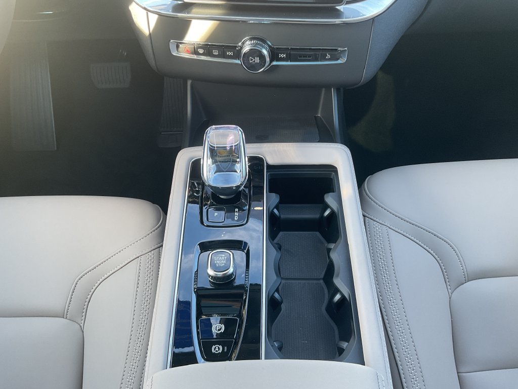 New 2027 Volvo XC90 B6 Plus AWD/4WD image 29