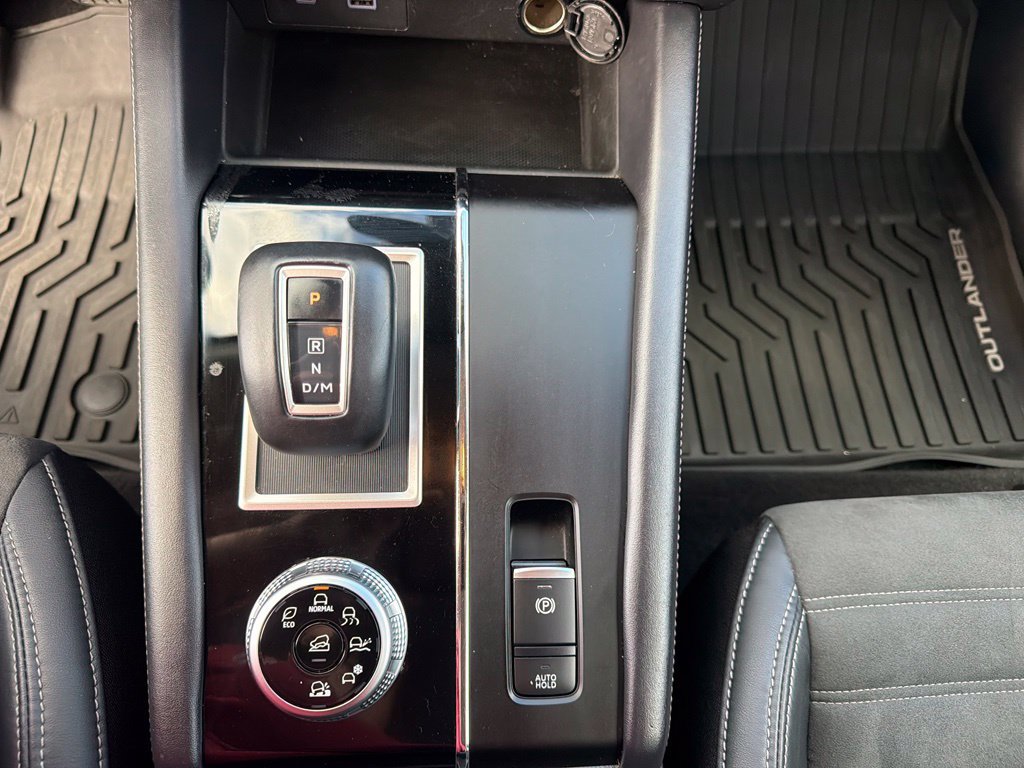 Used 2023 Mitsubishi Outlander SE AWD/4WD image 31