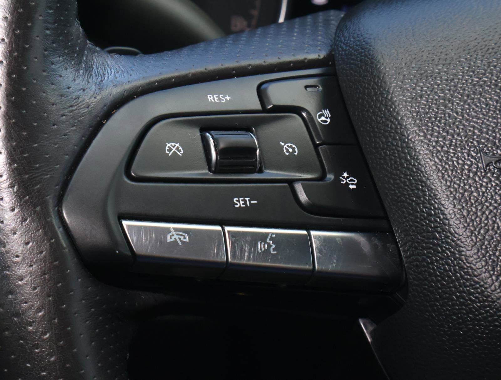 Certified 2023 Cadillac XT4 Sport w/ Technology Package image 30