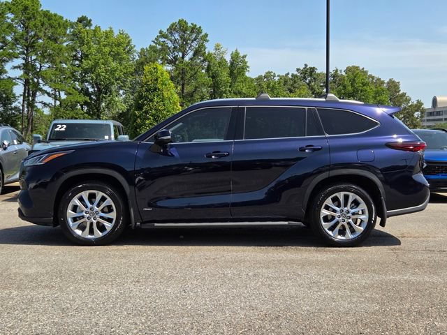 Used 2024 Toyota Highlander Limited AWD/4WD image 2
