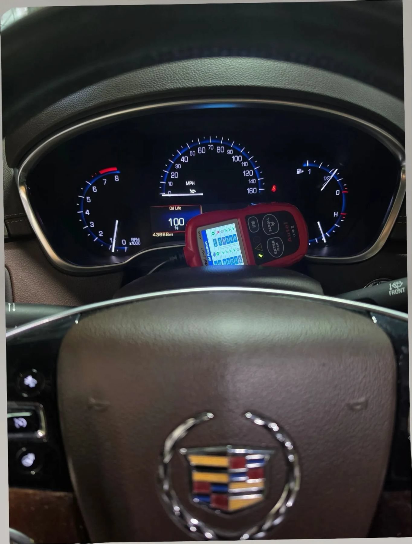 Used 2015 Cadillac SRX Luxury w/ Trailering Package AWD/4WD image 23