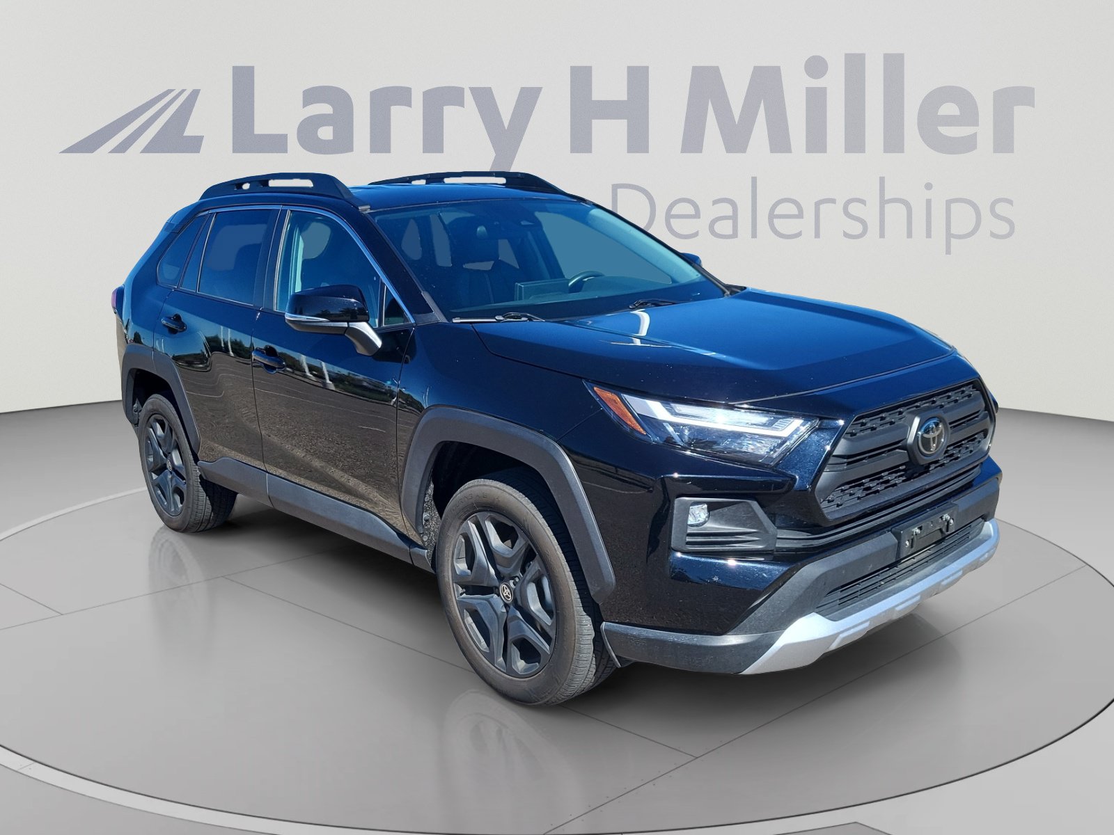 Used 2024 Toyota RAV4 Adventure AWD/4WD image 4