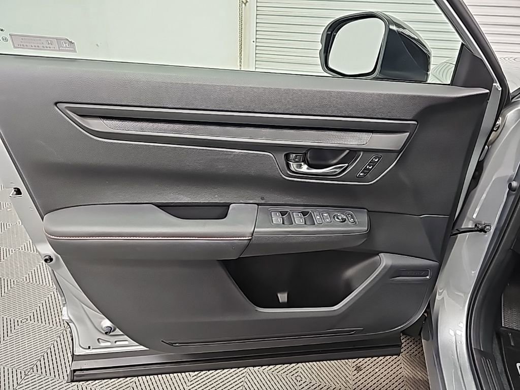 Used 2025 Honda CR-V Sport-L image 31