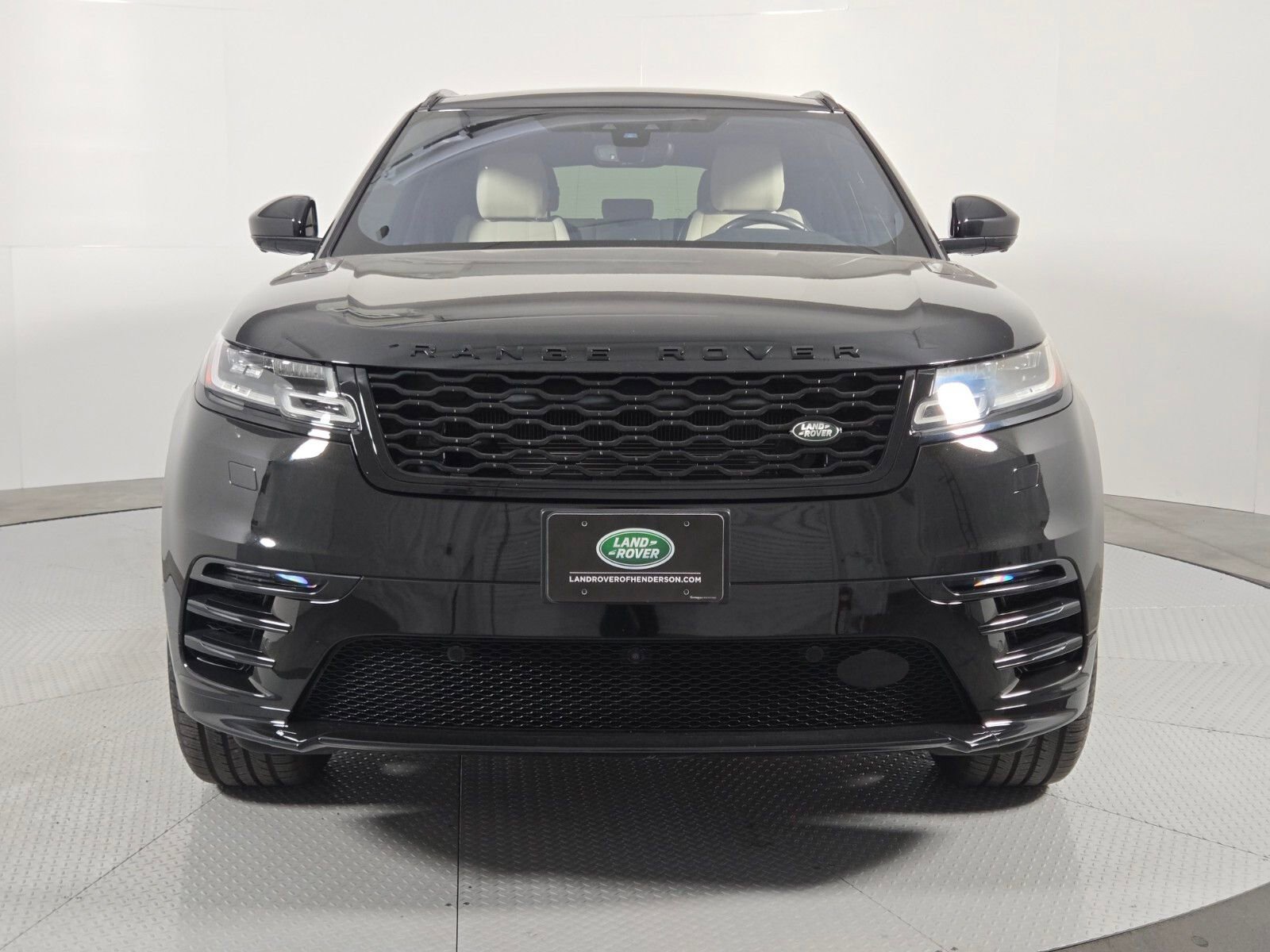 Used 2019 Land Rover Range Rover Velar R-Dynamic SE AWD/4WD image 8