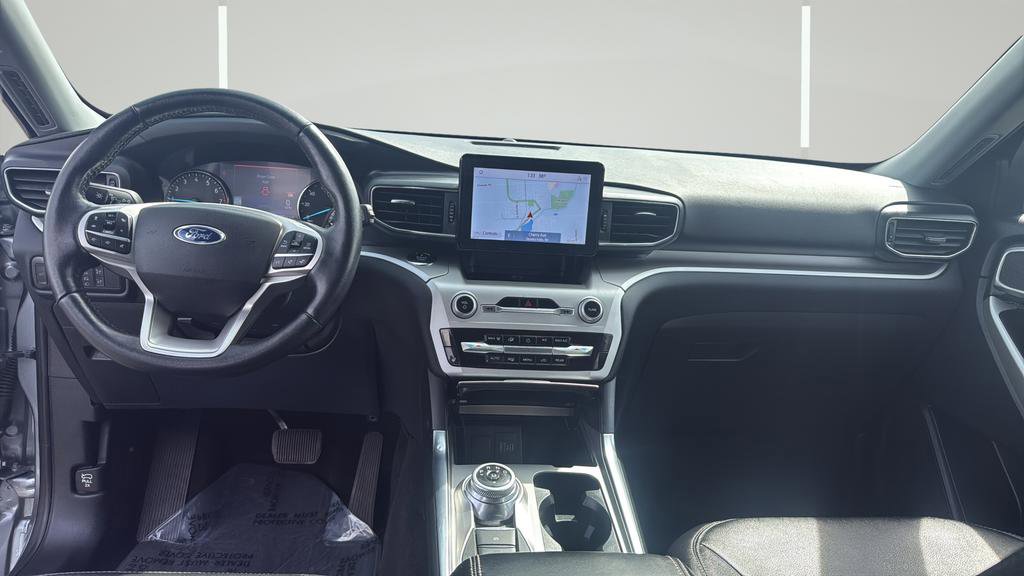 Used 2020 Ford Explorer XLT w/ Equipment Group 202A image 16