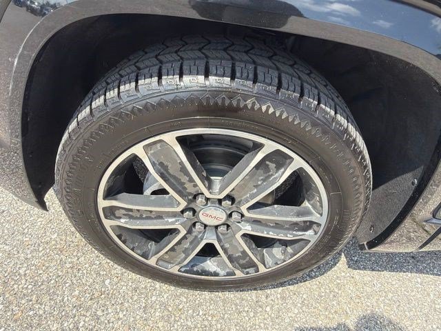 Used 2017 GMC Acadia Denali AWD/4WD image 9
