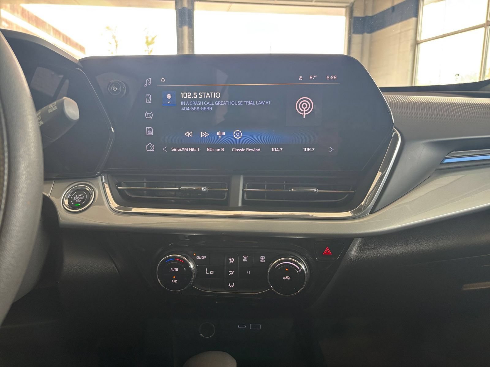 Used 2025 Chevrolet Trax LT FWD image 17