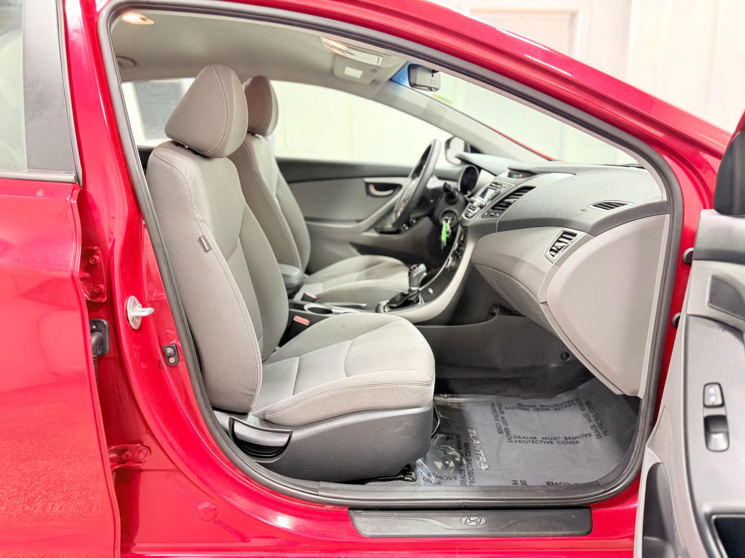 Used 2014 Hyundai Elantra SE image 26