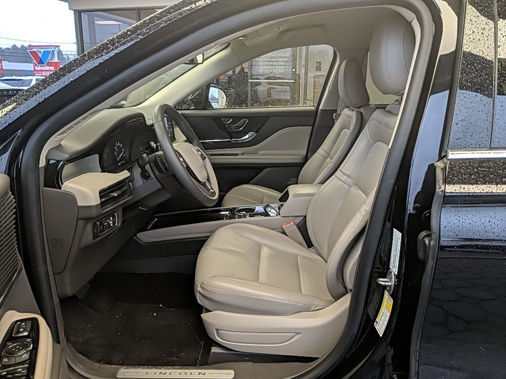 Certified 2022 Lincoln Corsair AWD w/ Equipment Group 101A image 10