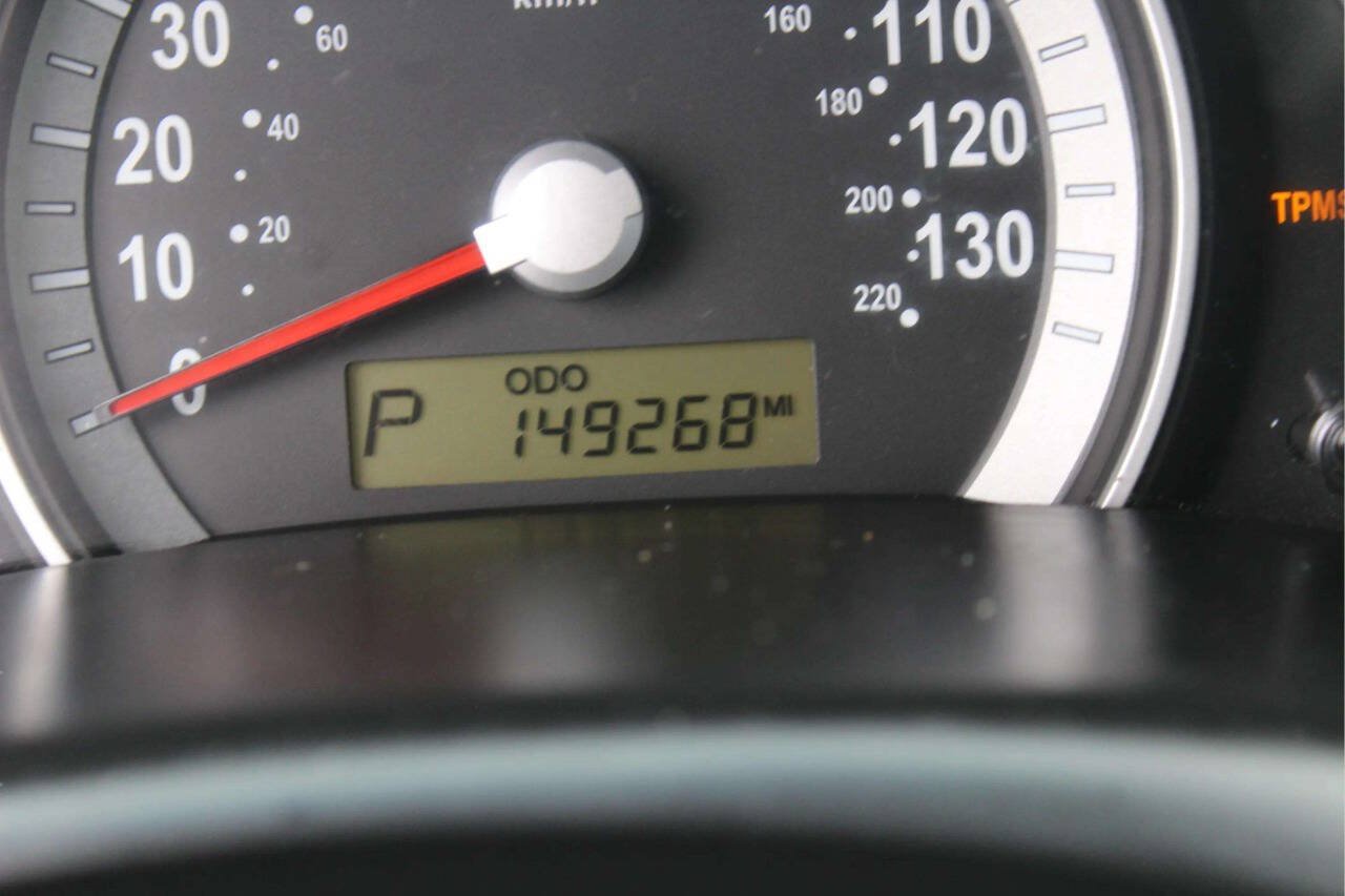 Used 2008 Hyundai Entourage GLS FWD image 9