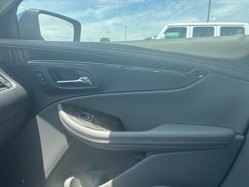 Used 2014 Chevrolet Impala LT FWD image 13