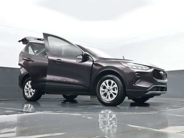 Used 2023 Ford Escape Active image 32