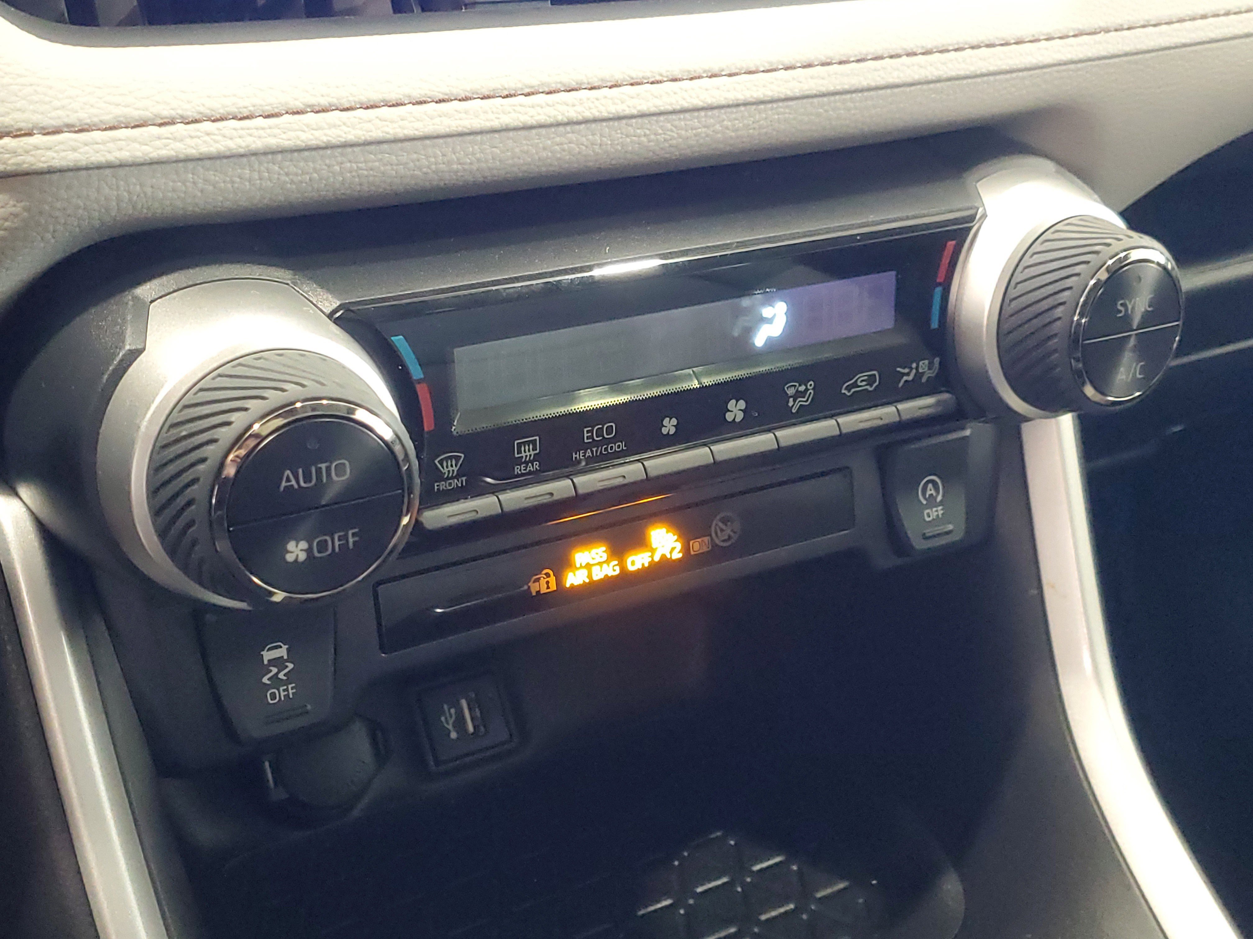 Used 2023 Toyota RAV4 XLE Premium image 26