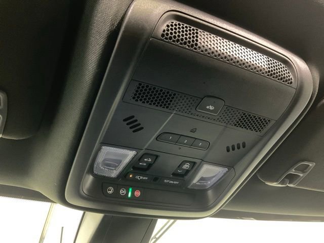 Used 2025 Cadillac XT5 Premium Luxury w/ Technology Package image 16