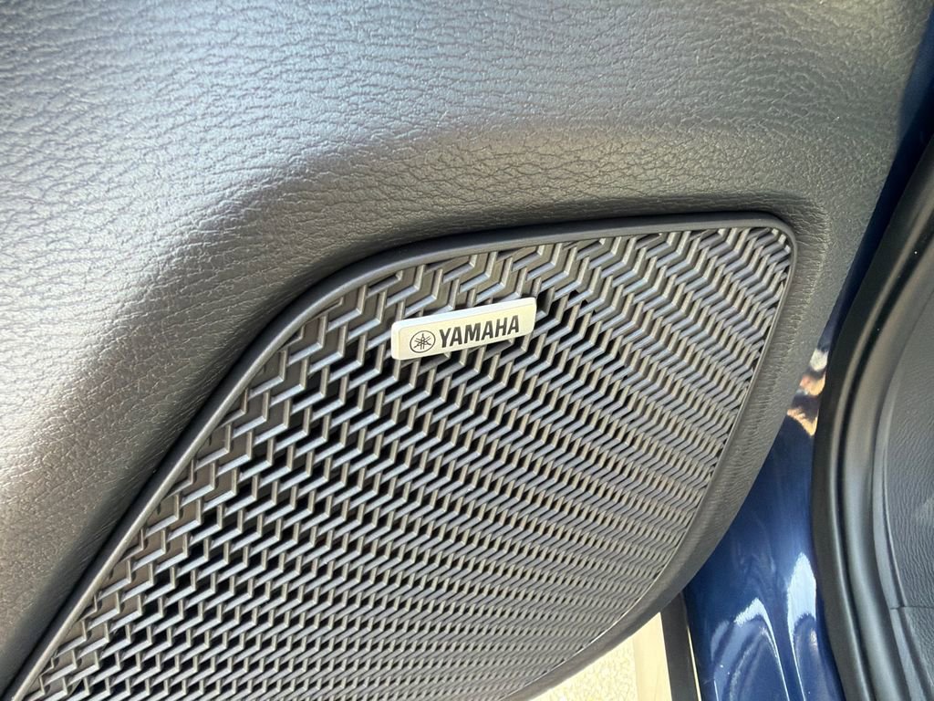 Used 2025 Mitsubishi Outlander AWD image 19
