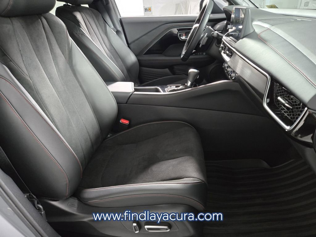 Used 2025 Acura ADX A-Spec image 16