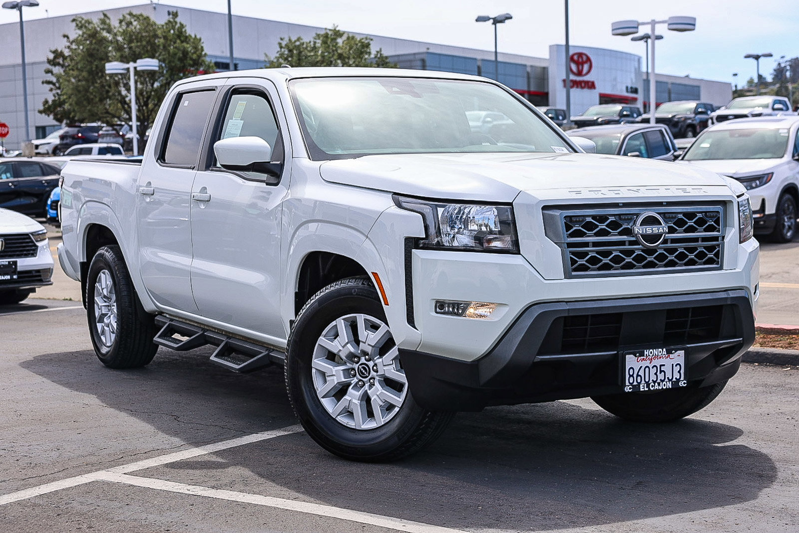 Used 2022 Nissan Frontier SV