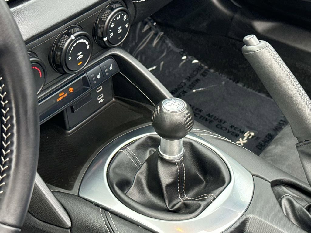 Certified 2025 MAZDA MX-5 Miata RF Club image 18