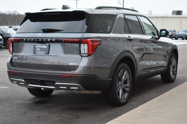 New 2026 Ford Explorer Active w/ Active Comfort Package image 6