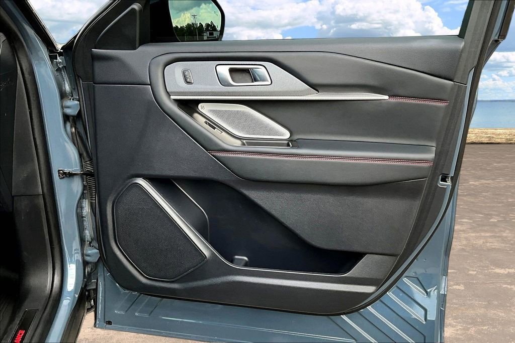 Used 2025 Ford Explorer ST AWD/4WD image 31