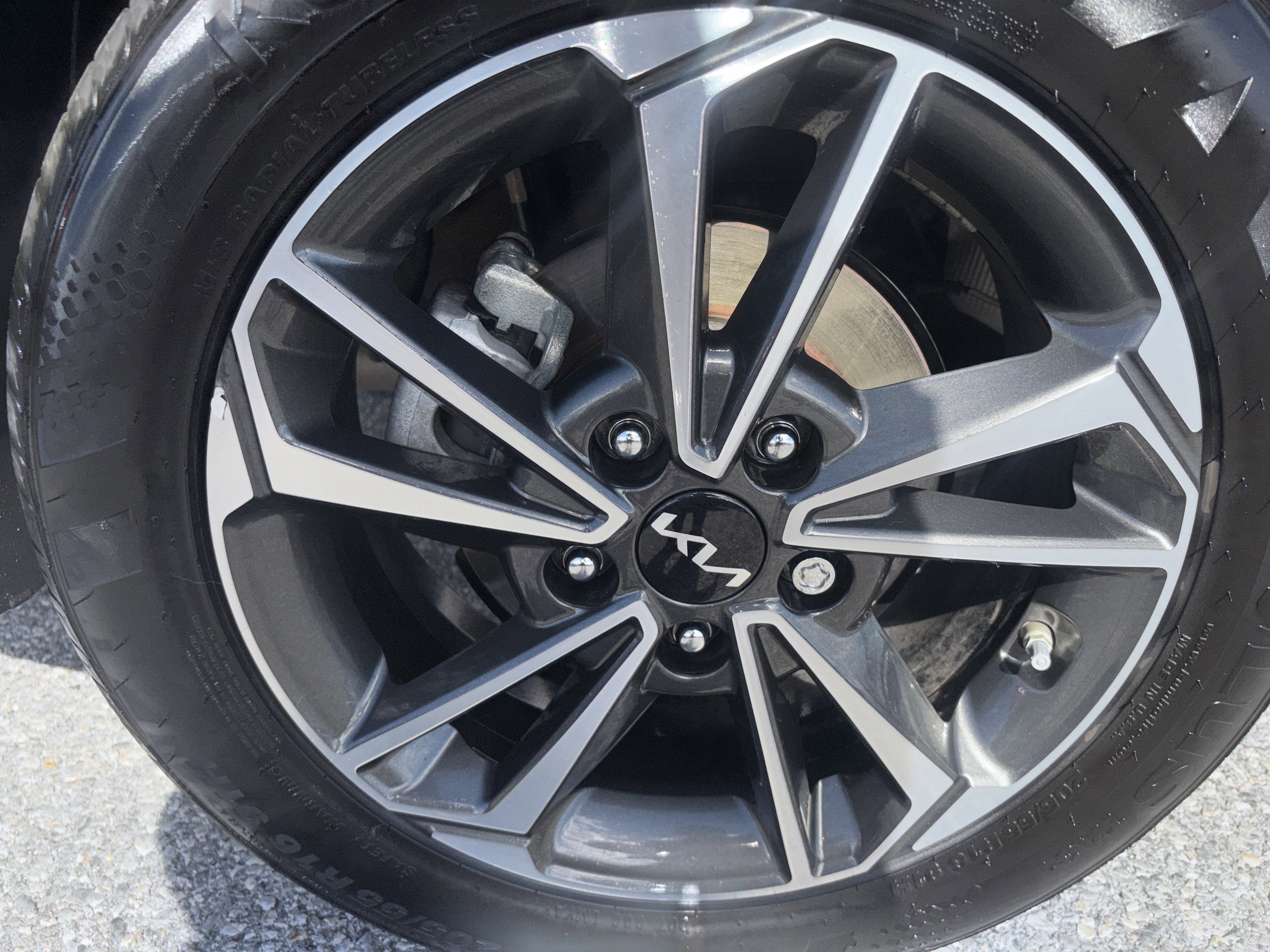 Used 2024 Kia Forte LXS w/ LXS Technology Package image 4