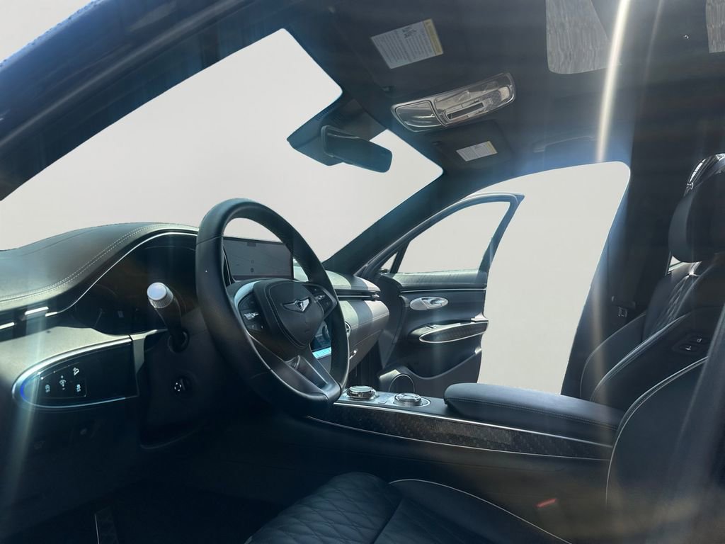 Used 2023 Genesis GV70 3.5T Sport w/ Sport Prestige Package image 9