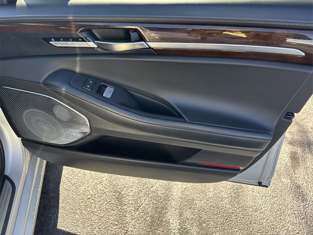 Used 2019 Genesis G90 3.3T Premium image 14