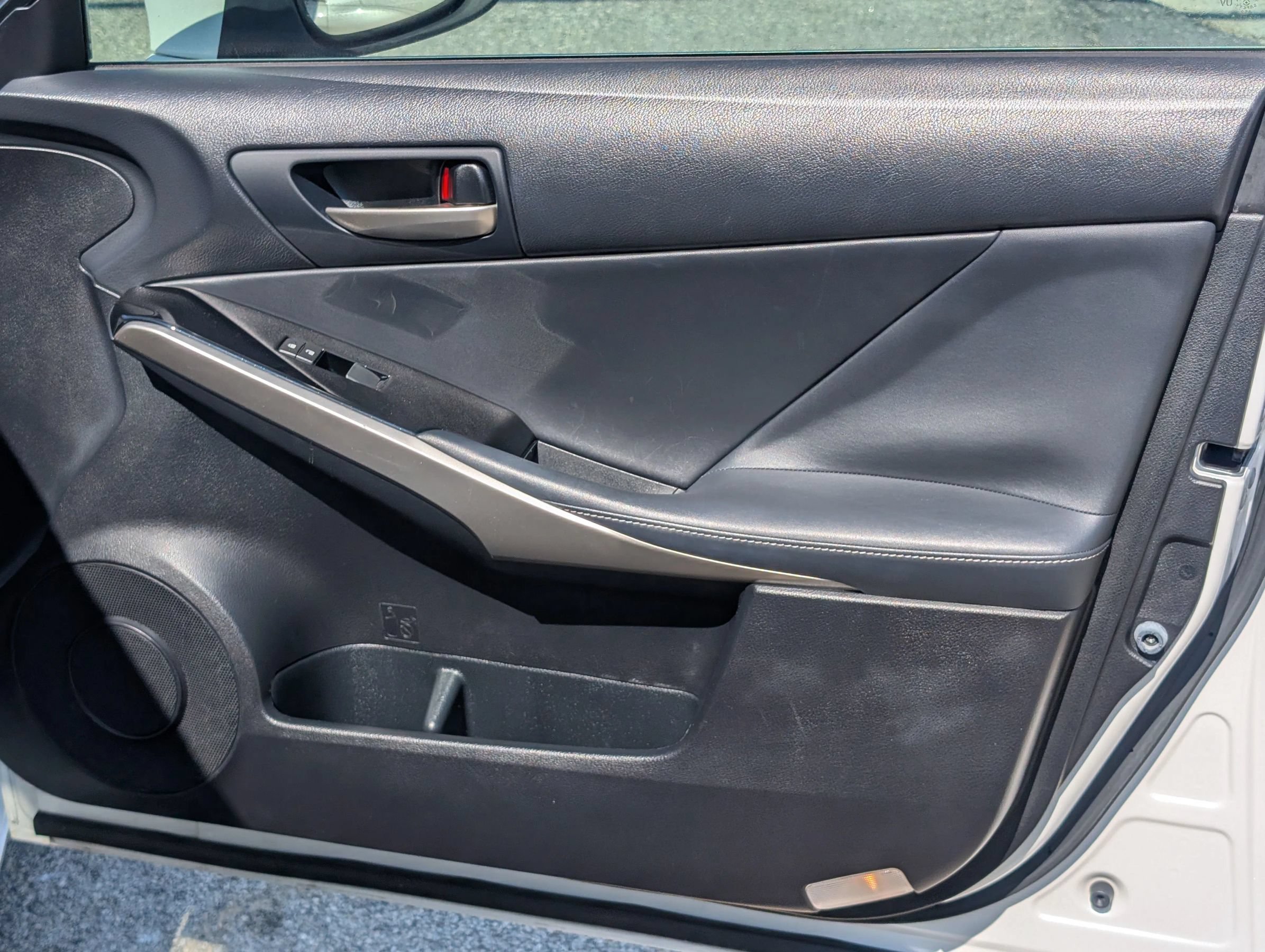 Used 2018 Lexus IS 300 w/ Comfort Package RWD image 40