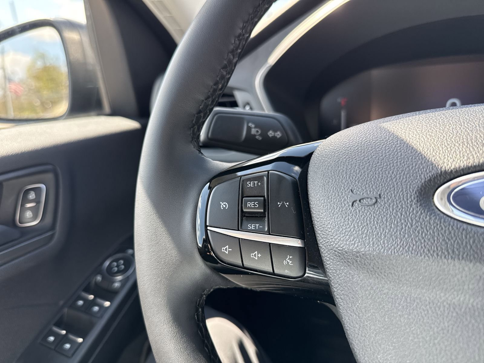 Used 2023 Ford Escape Active AWD/4WD image 28