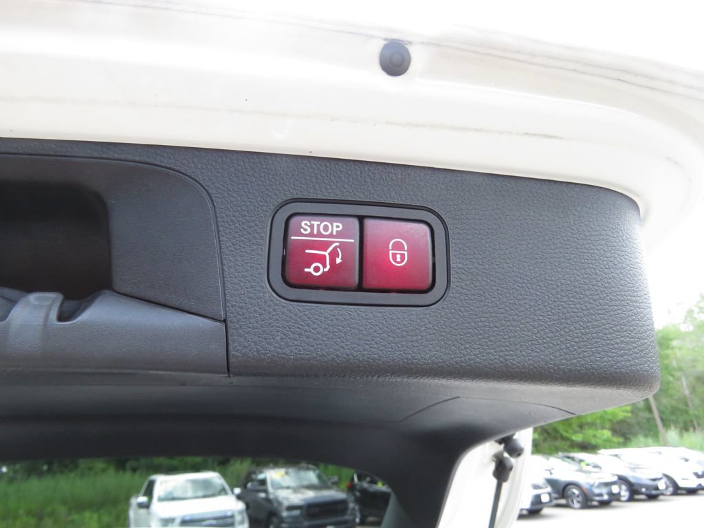 Used 2019 Mercedes-Benz GLC 300 4MATIC image 18
