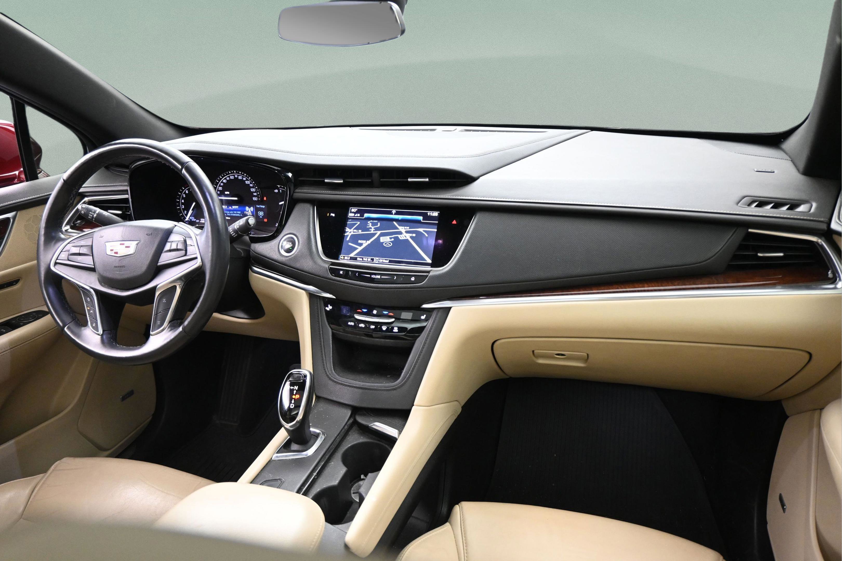 Used 2018 Cadillac XT5 Luxury w/ Driver Awareness Package FWD image 41