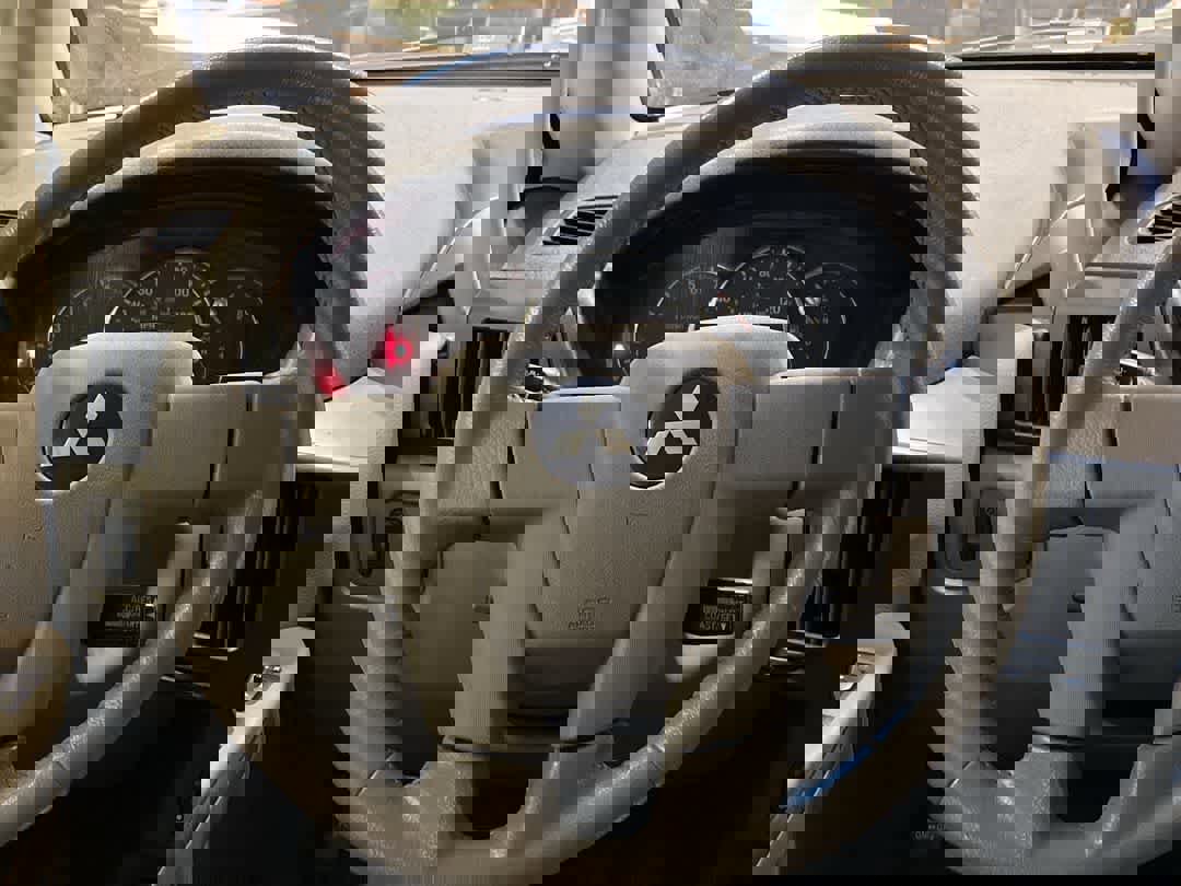 Used 2007 Mitsubishi Endeavor SE image 17