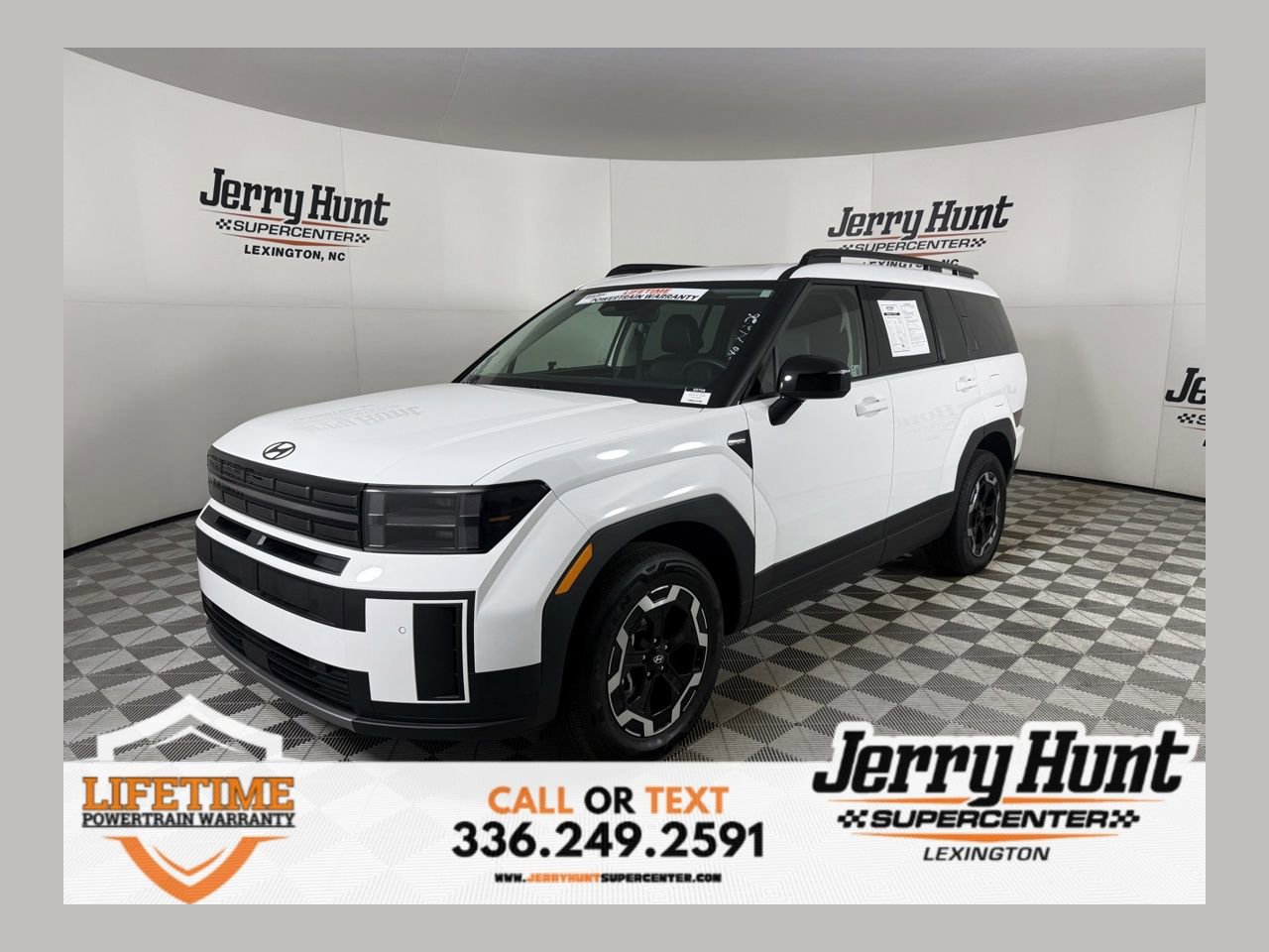 Used 2025 Hyundai Santa Fe XRT image 1