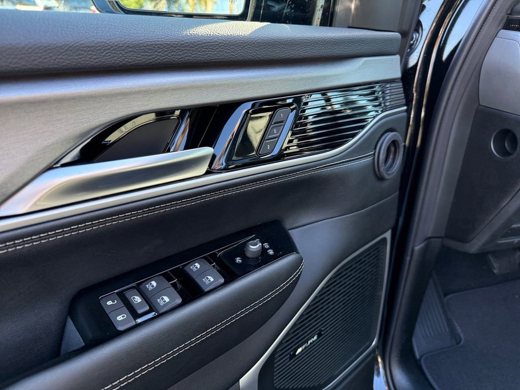 New 2026 Jeep Grand Wagoneer image 11