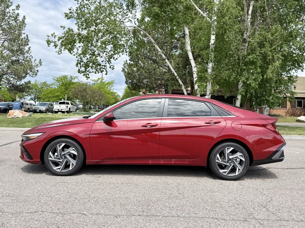 New 2025 Hyundai Elantra SEL w/ Cargo Package image 3